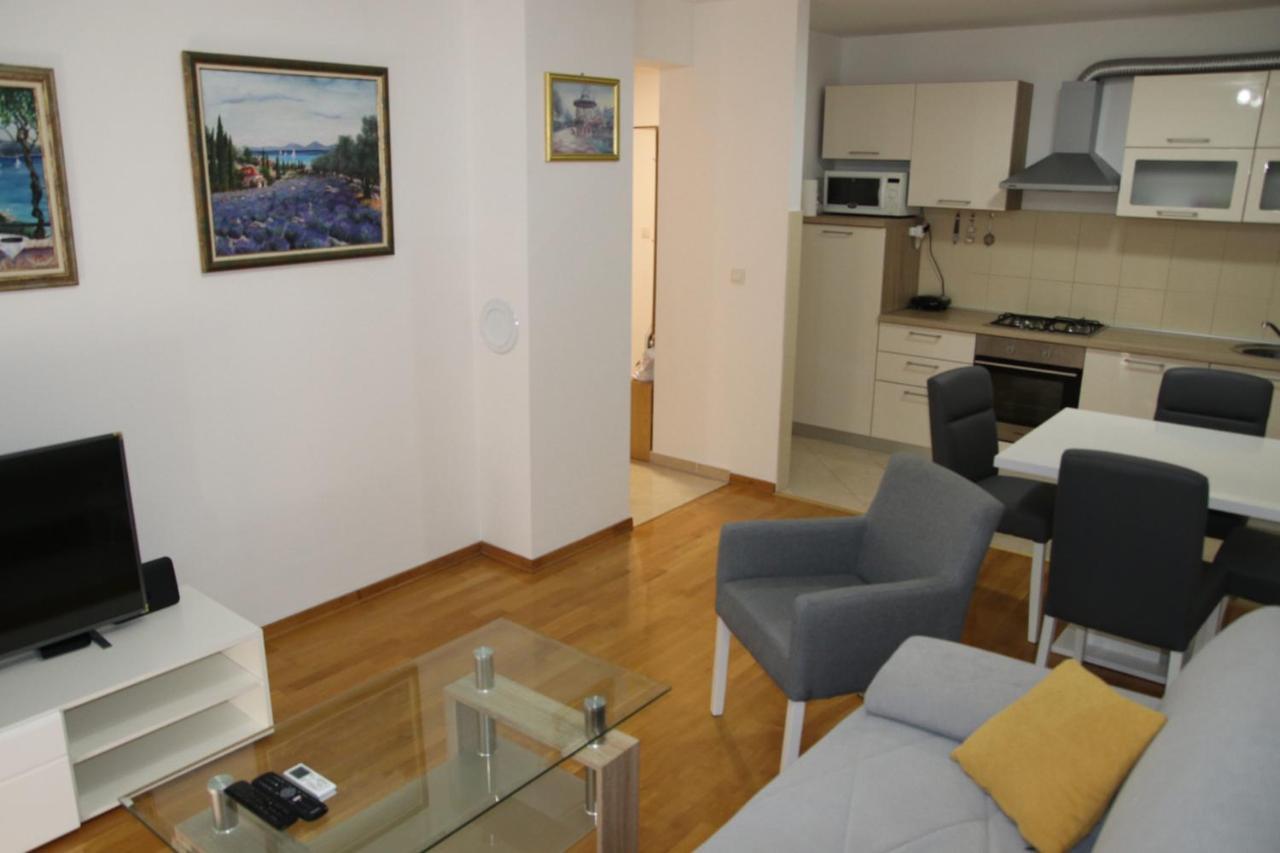 Apartment Pearl-Free Parking Makarska Exteriör bild
