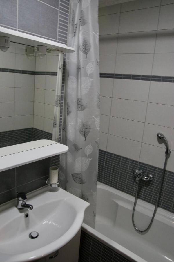 Apartment Pearl-Free Parking Makarska Exteriör bild