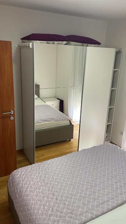 Apartment Pearl-Free Parking Makarska Exteriör bild